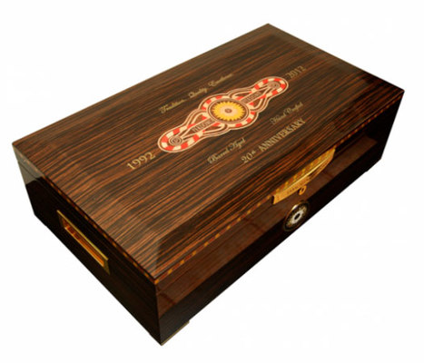Подарочный набор Хьюмидор Perdomo на 250 сигар, Коричневый (Ограниченный выпуск к 20-летию)